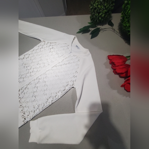 ON S'EN FOU DES GARÇONS Jolie veste estivale blanche, motifs étoilés en découpe - Picture 2 of 5